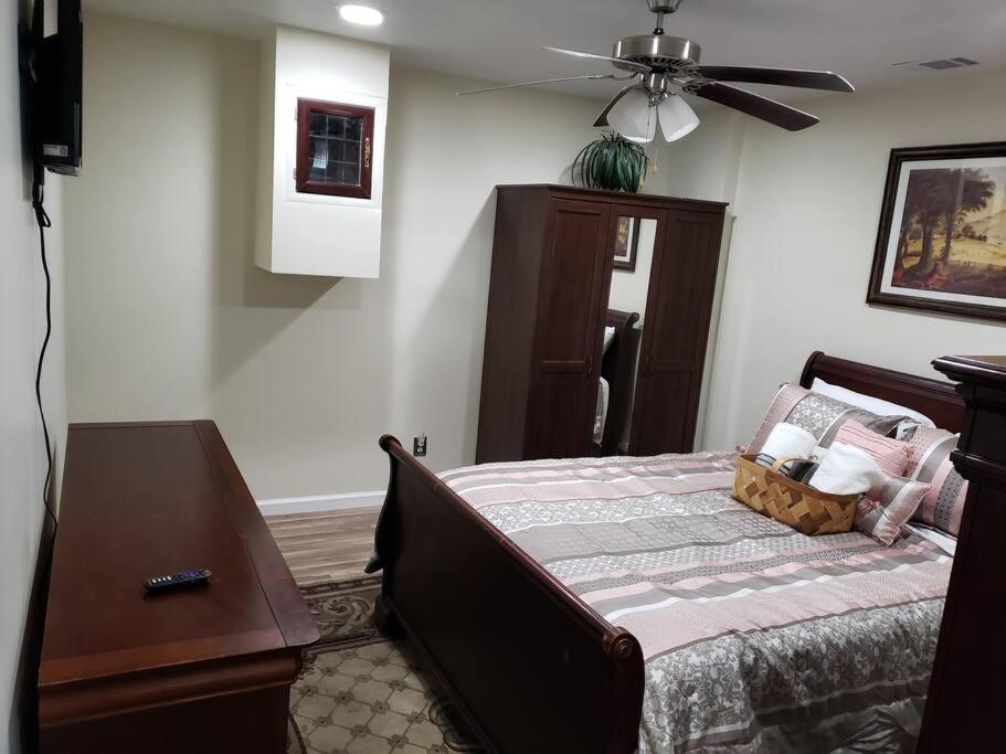 Entire Apartment Suite Family Singles Couples Nurses Dinners Business Meetings Літонія Екстер'єр фото